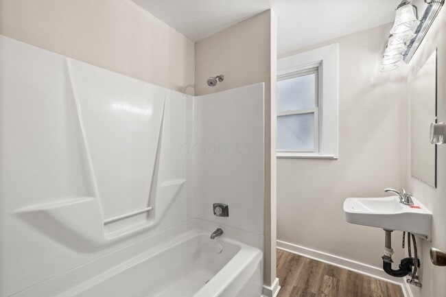 Building Photo - 37 W Arch St