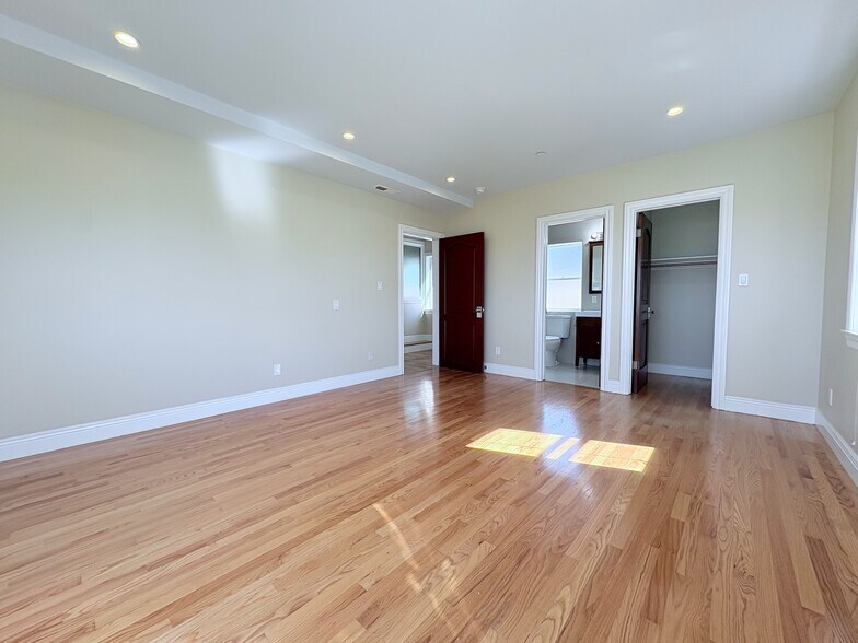 Building Photo - 109 Hillcrest Dr