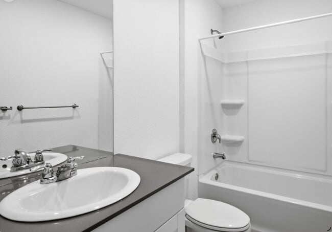 Building Photo - "Charming 4-Bedroom Haven in Saint Hedwig with 2 Full Baths and 1668 Sq Ft of Comfort!"