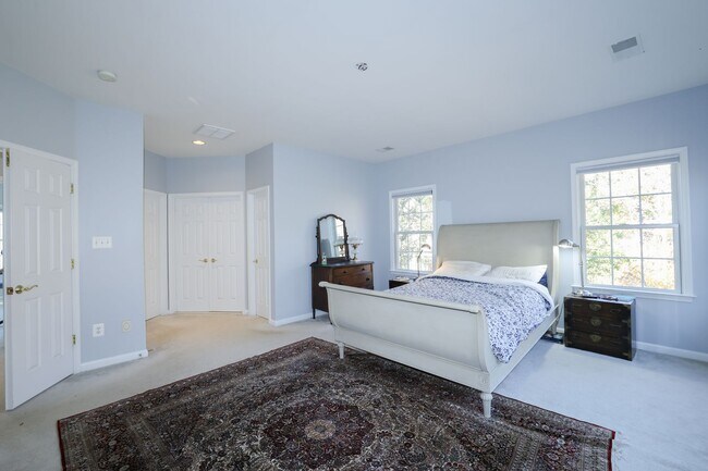 Building Photo - BEAUTIFUL SINGLE FAMILY HOME IN LANSDOWNE