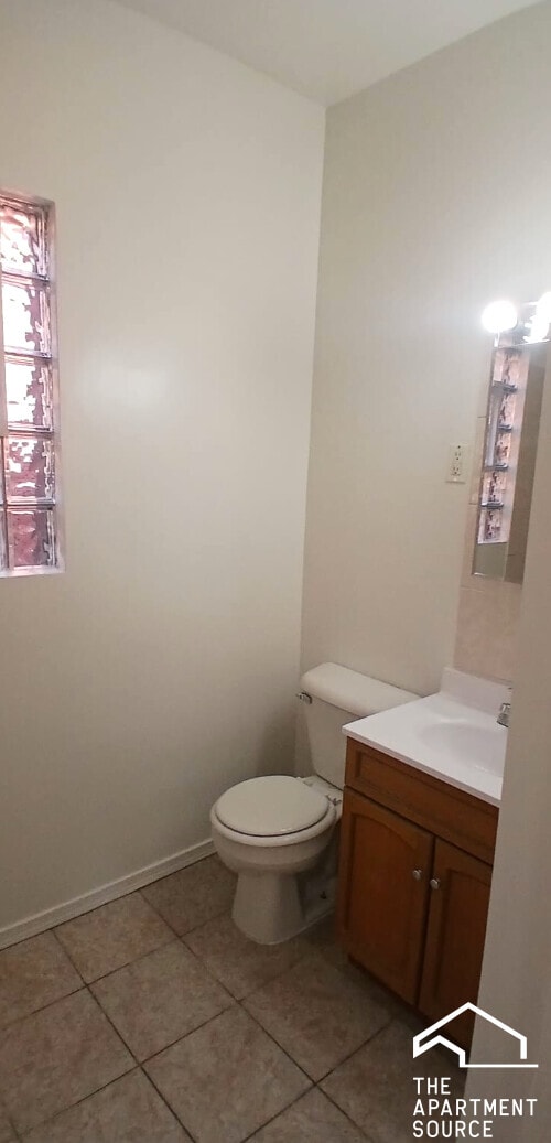 Building Photo - 4808 W Barry Ave