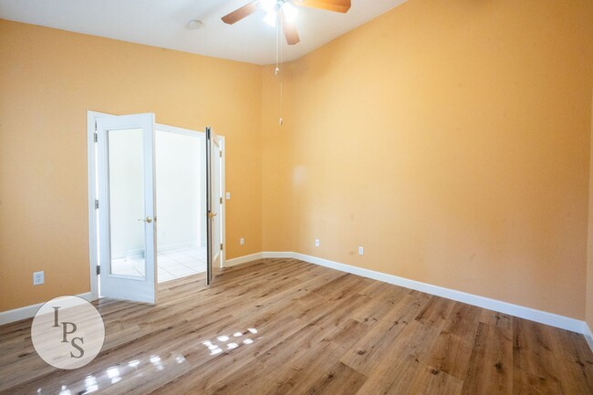Building Photo - NorthWest Fresno Home, 3BR/2BA, Built 1998...