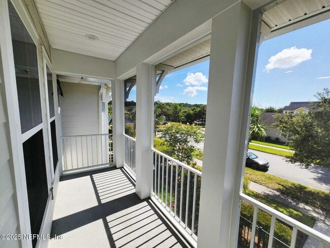 Building Photo - 541 Crestview Dr