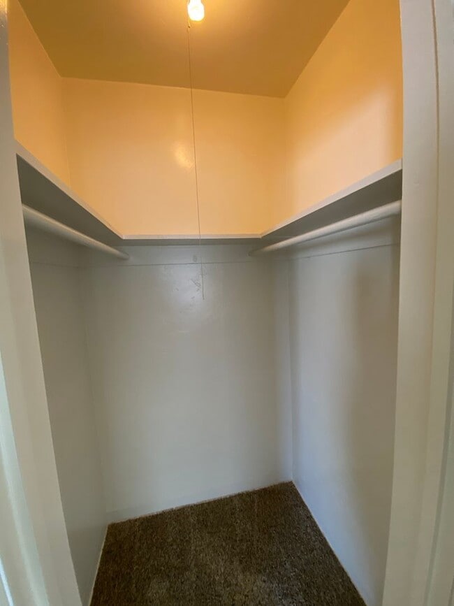 Building Photo - 801 S Sowell St
