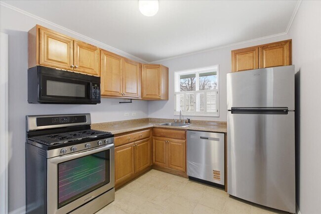 Building Photo - 5 Crescent Rd