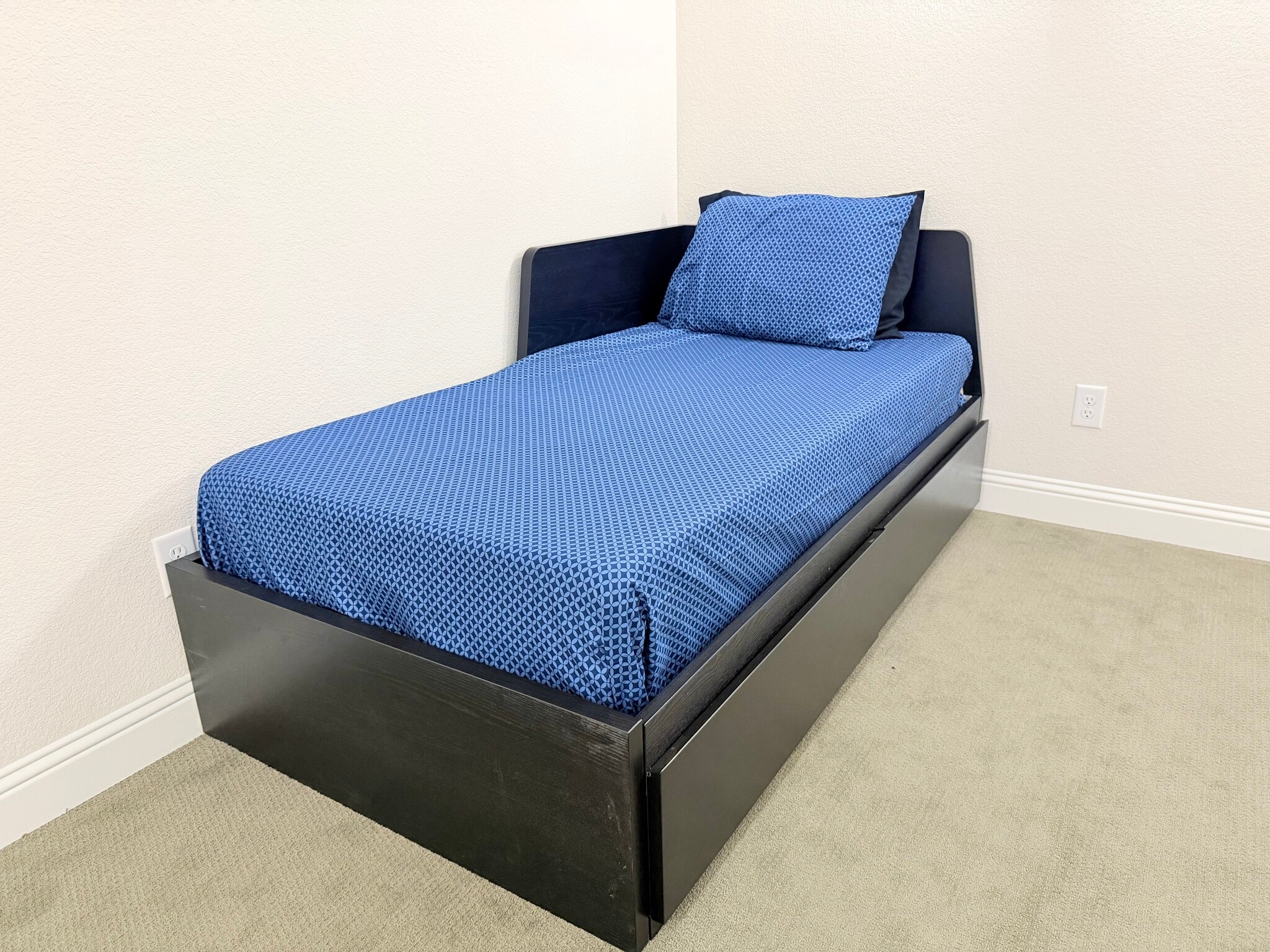 Building Photo - 6817 Golf Club Dr