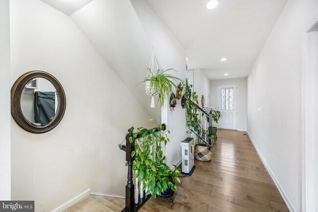 Building Photo - 309 Boxelder Dr