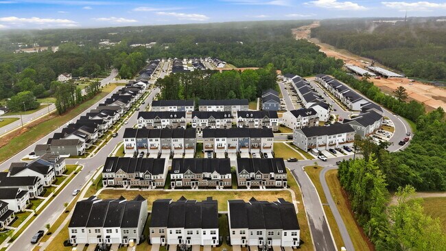 Building Photo - Silver Fir Ln - Garner