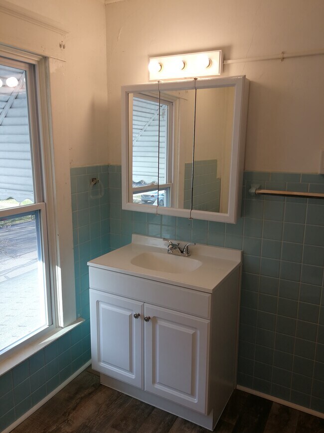 Building Photo - 100 Morris Ave