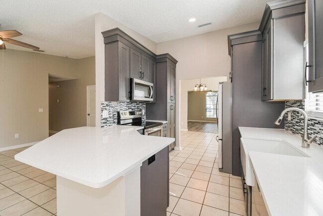 Building Photo - 13343 Currituck Dr N