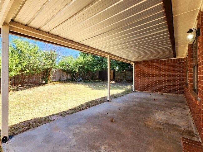 Building Photo - 11703 Lorene Ave