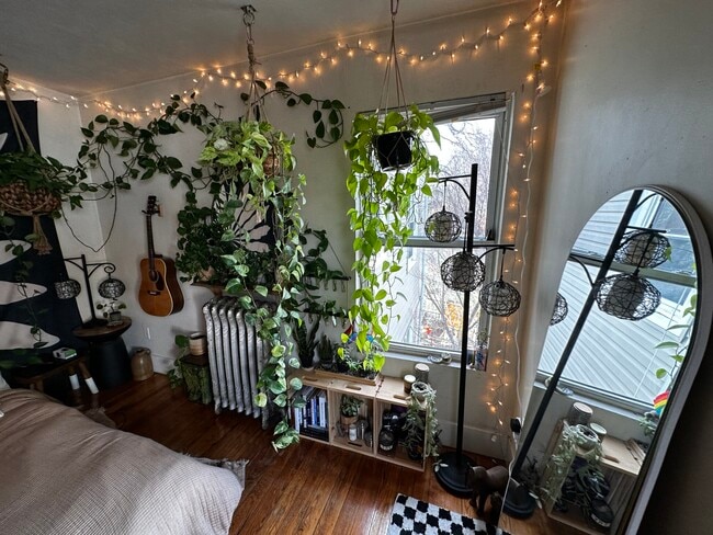 Building Photo - 40 Hooker St