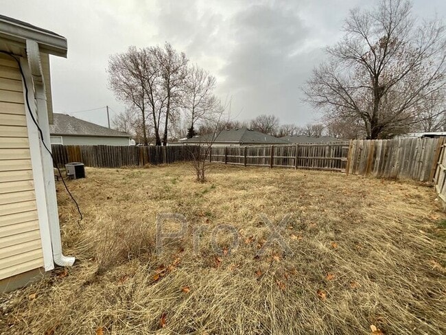 Building Photo - 1105 Katherine Ave