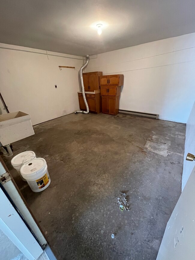 Building Photo - 5567 Whispering Way