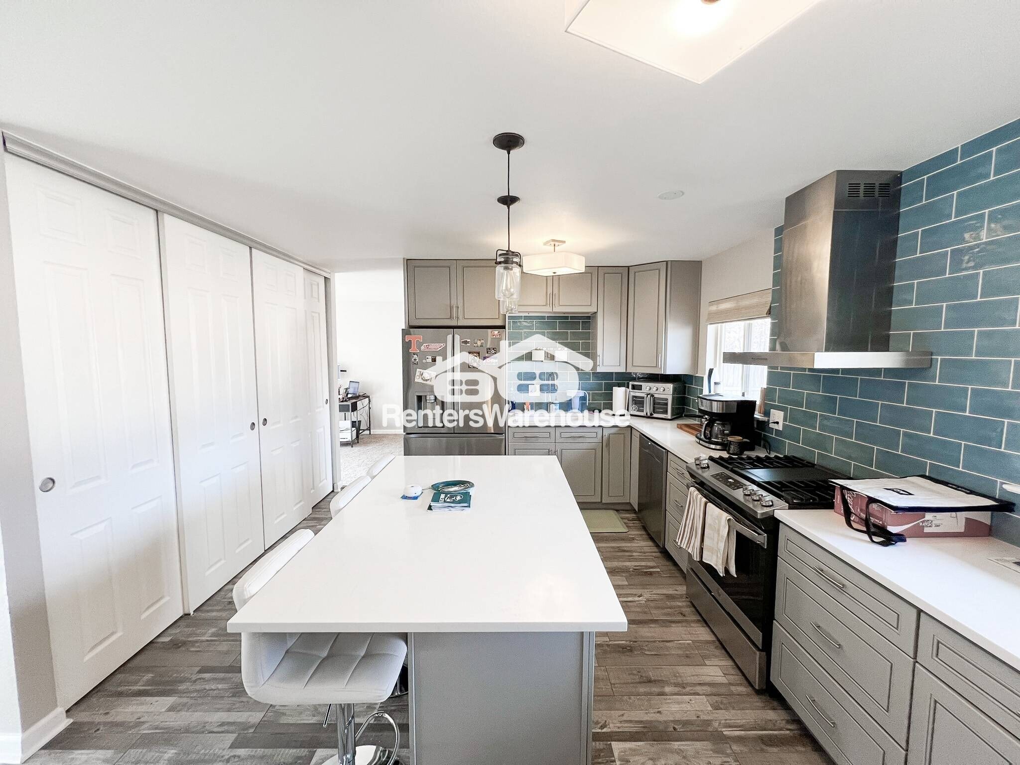 Building Photo - 13535 W Warren Cir