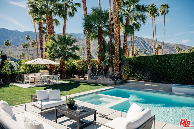 Building Photo - 922 E Anza Dr