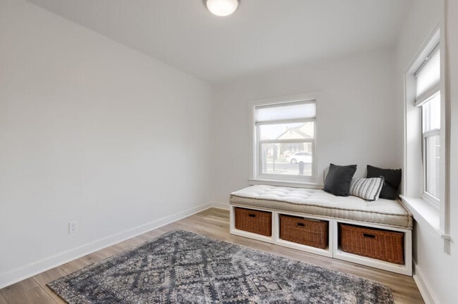 Building Photo - 2026 North 23rd Pl