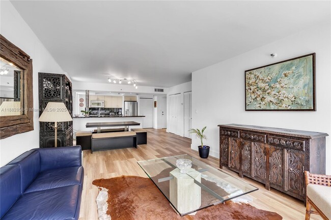 Building Photo - 2501 Brickell Ave