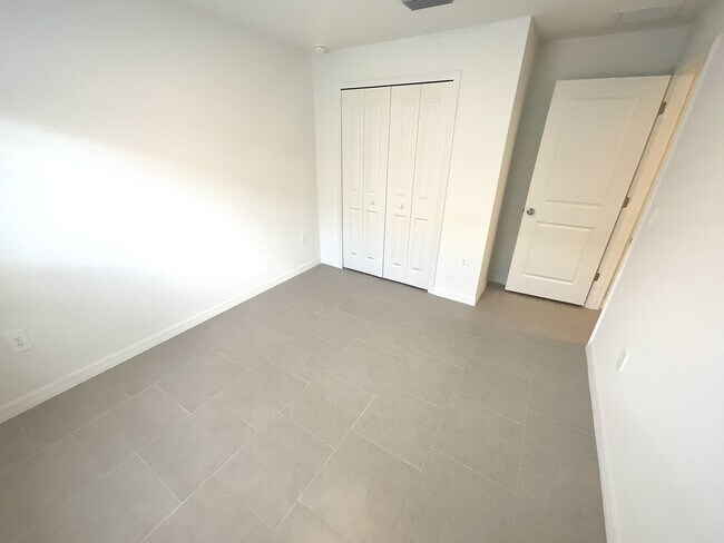 Building Photo - 11961 Savanna Lks Blvd