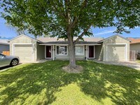 Building Photo - 700-702 Poplar Avenue