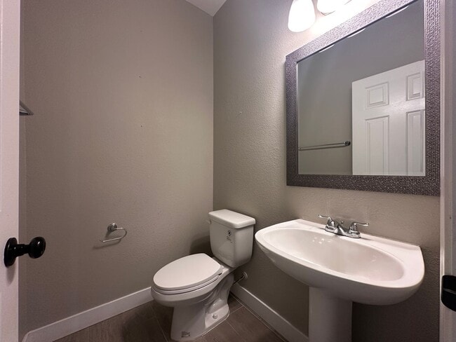 Building Photo - UPGRADED SINGLE STORY HOME WITH 4 BEDS, 2.5 BATHS, 3 CAR GARAGE, AND LARGE BACKYARD