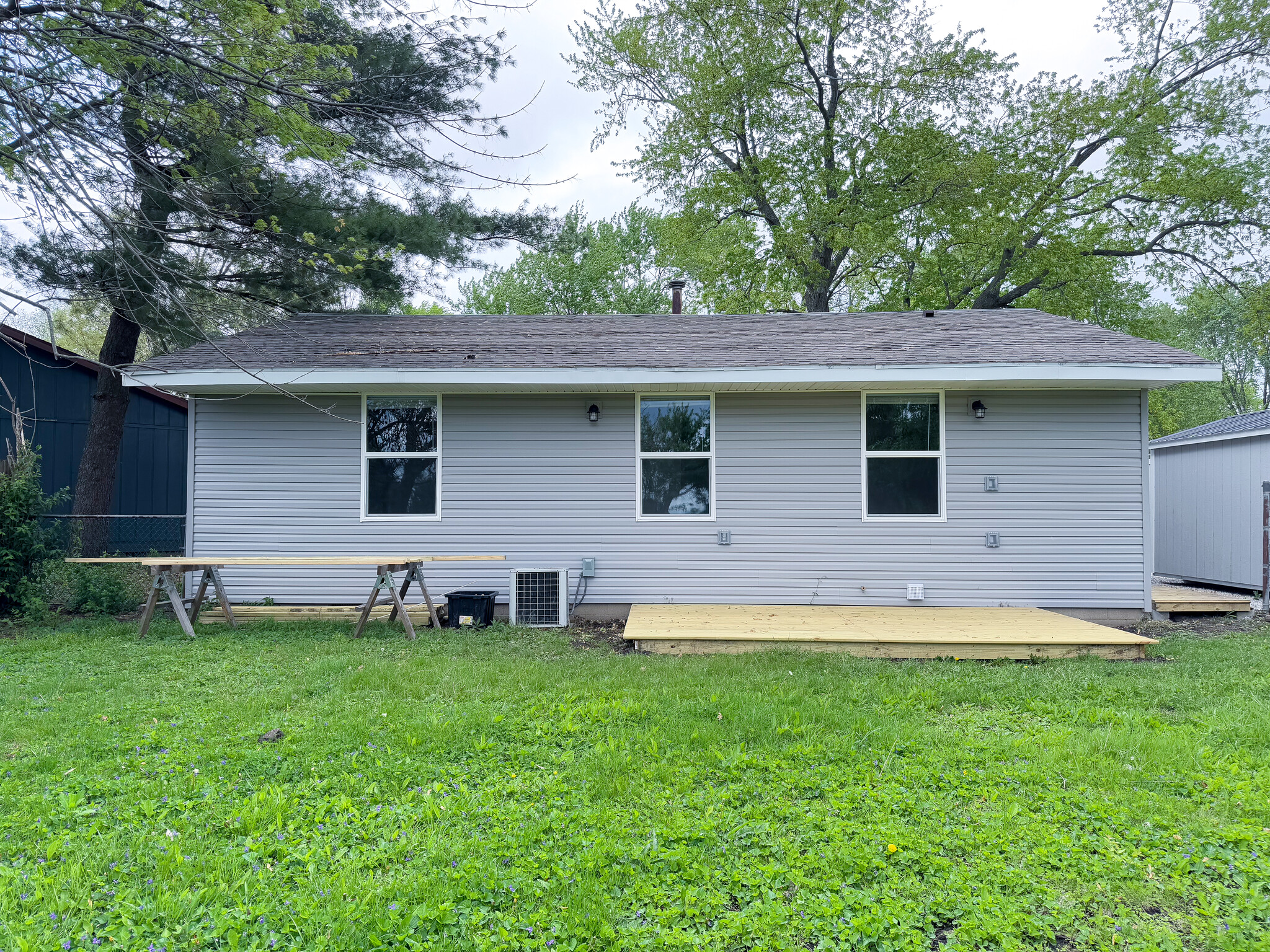 Building Photo - 3321 Saratoga Dr