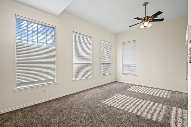 Building Photo - Stunning 4-Bedroom Rental Home with office...