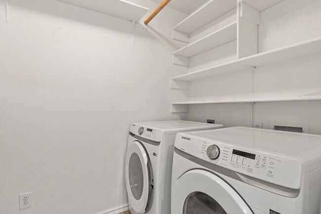 Building Photo - 2710 Stone Creek Ln