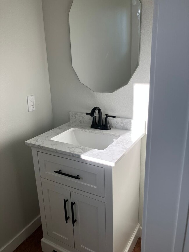 Building Photo - 2+1.5 2 story Back House New Construction - Midtown Home in Ventura, CA