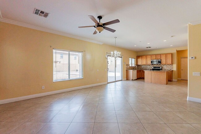 Building Photo - Spacious and Inviting 3-Bedroom Home Near ...