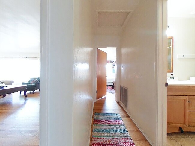 Building Photo - 4 Bedroom w/ POOL and Huge yard!