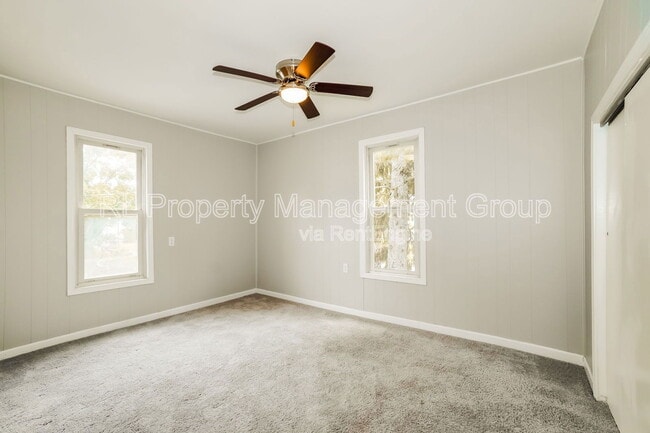 Building Photo - 848 E Chestnut St