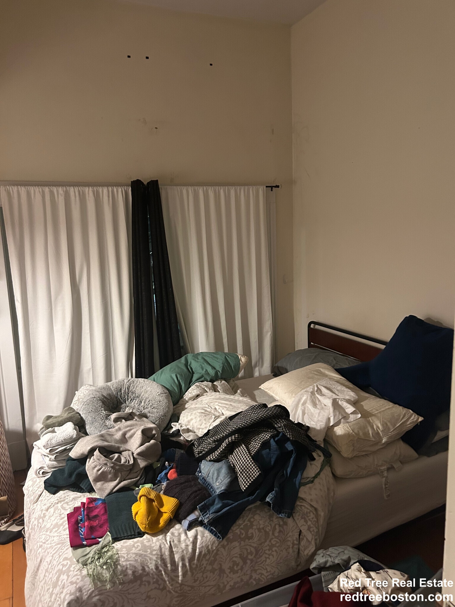 Building Photo - 583 Beacon St