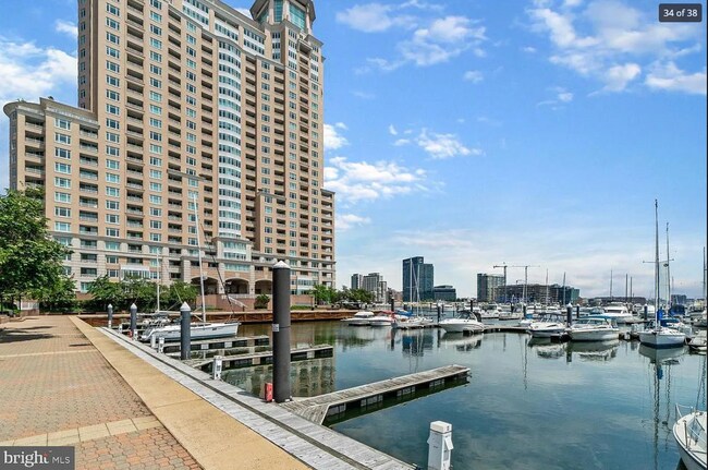 Marina and Harborview building - 23 Pierside Dr