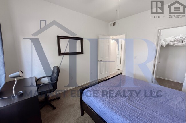 Building Photo - 2Bed/2Bath Furnished Condo at Chandler Blvd/40th St! Ready for Immediate Move-In!