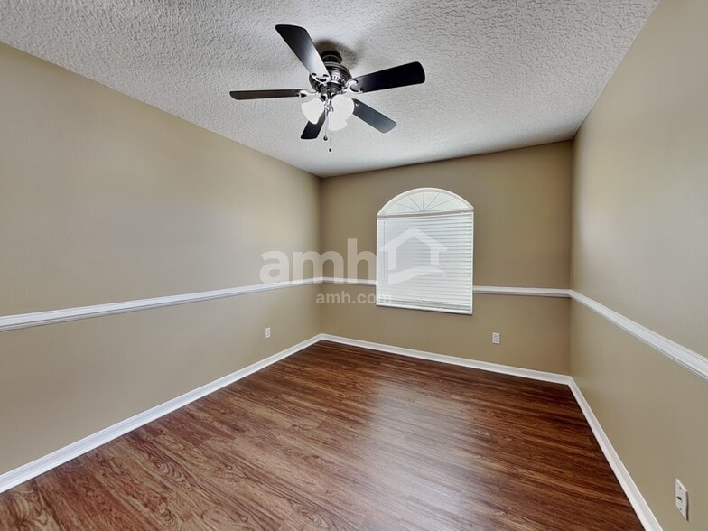 Building Photo - 1907 Seatonham St