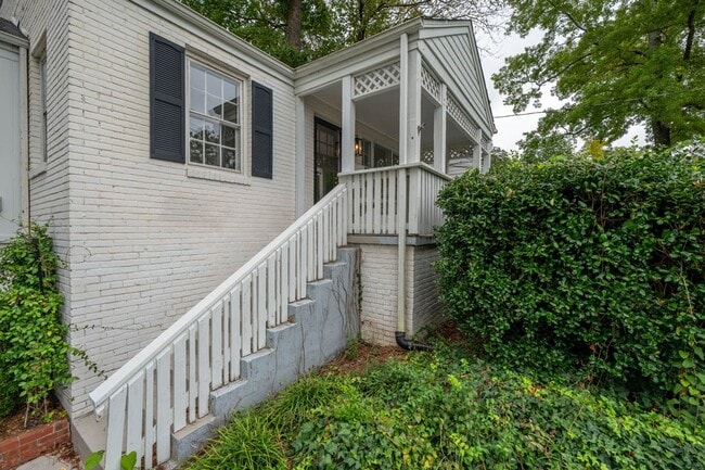 Building Photo - 2922 Oberlin Rd