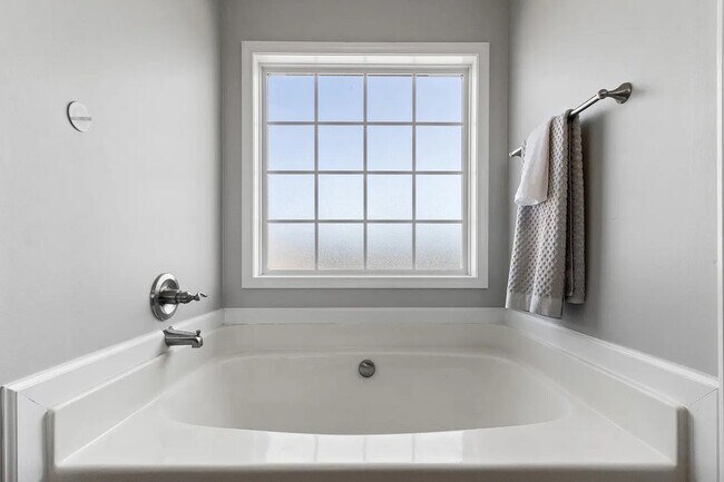 Building Photo - 1355 Whitt Ln