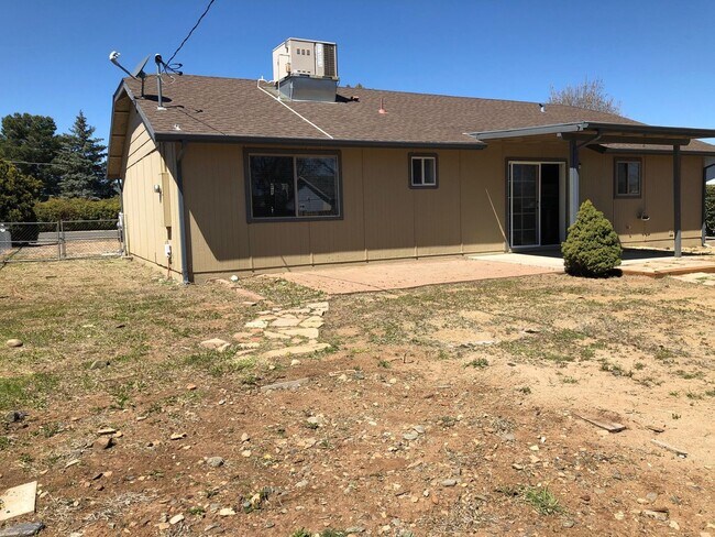 Building Photo - 3523 N Dale Dr