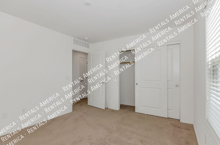 Building Photo - 7433 Via Casa Elegante