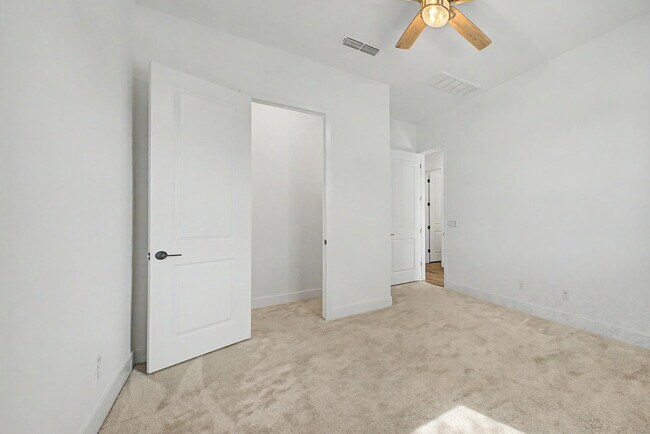 Building Photo - 13103 N 174th Dr