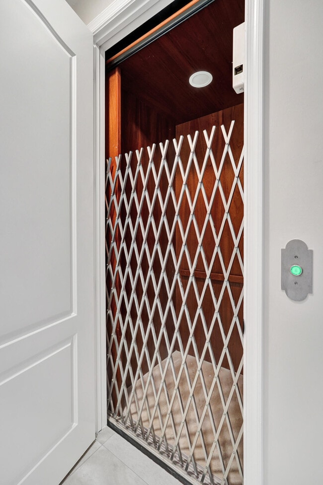 Building Photo - 3600 NW 5th Terrace