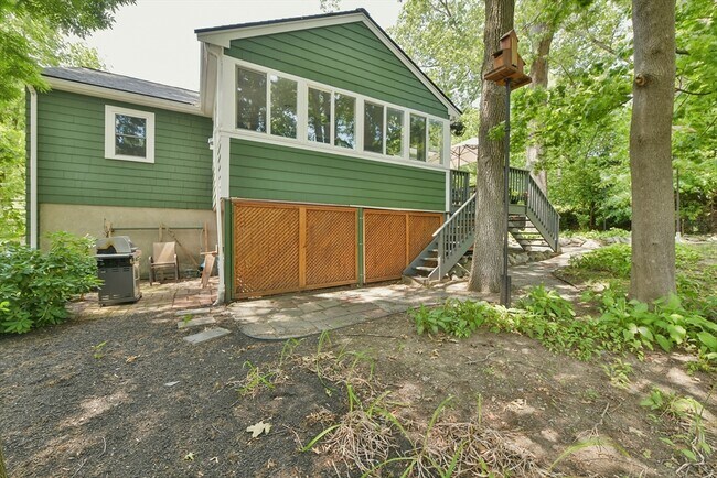 Building Photo - 55 Stone Rd