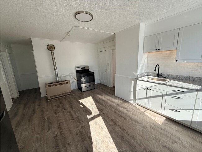 Building Photo - 251 Transit St