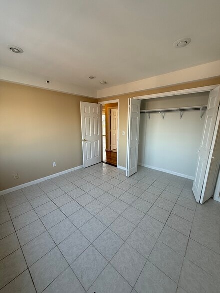 Building Photo - 74-78 Hammond Ave