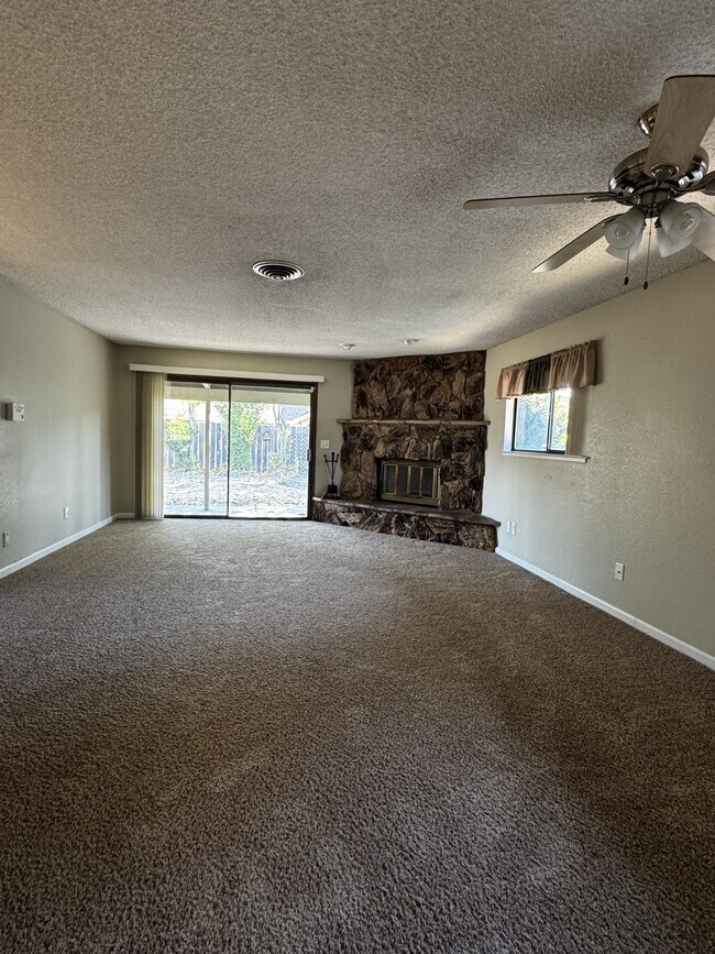 Building Photo - 1591 Christifer Ln