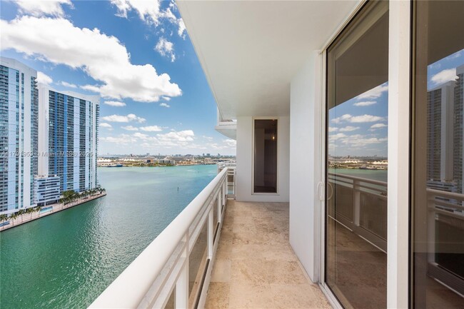 Building Photo - 901 Brickell Key Blvd