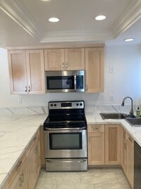 Building Photo - Spacious Tierresanta Condo with Garage!