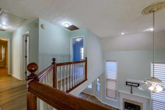 Building Photo - 3890 Cherry Ridge Walk