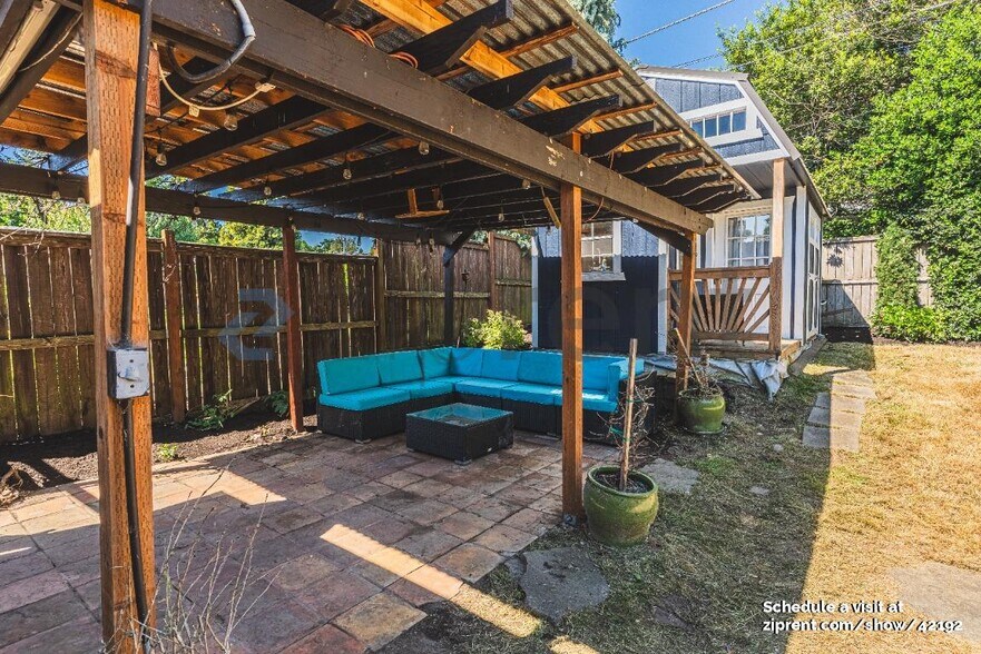 Building Photo - 4915 NE 78th Ave